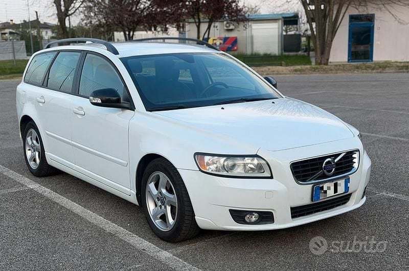 Usata Volvo V50 116 CV (85 kW) 2012 Bianco Station wagon