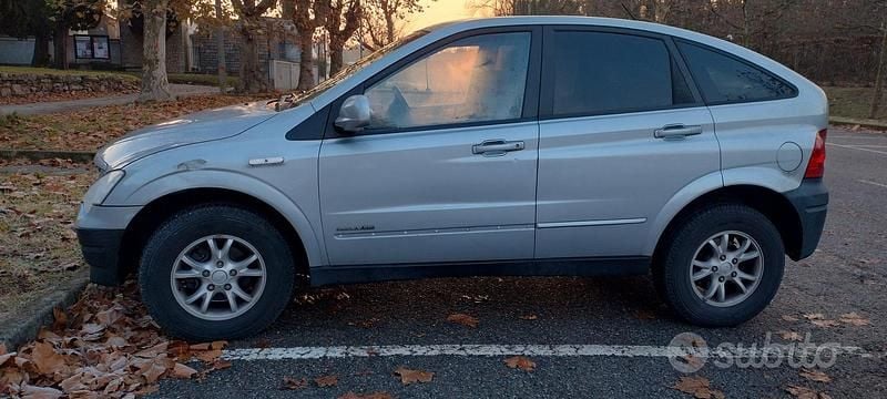 Grigio Usata 2008 Ssangyong (KGM) Actyon Tre volumi | 2900 € (Buon prezzo) - Immagine 1/4