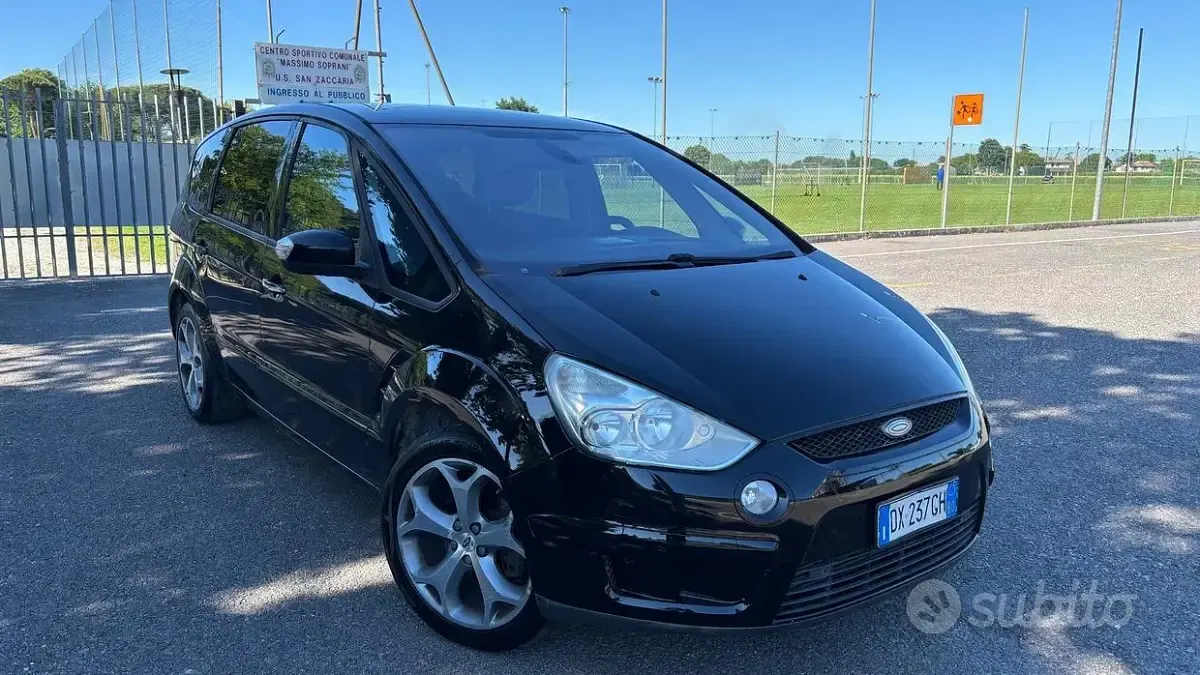 Usata Ford S-MAX Titanium 140 CV (102 kW) 2009 Nero Monovolume
