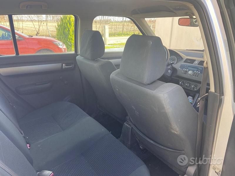 Usata Suzuki Swift 2010 Grigio Utilitaria