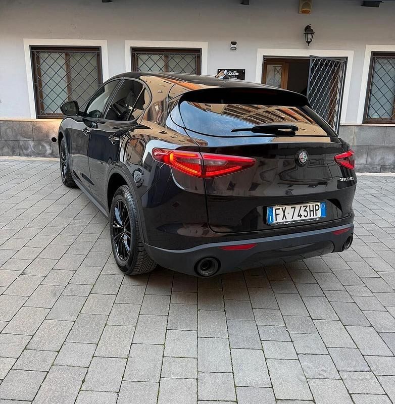 Usata Alfa Romeo Stelvio Executive 190 CV (139 kW) 2019 Nero SUV