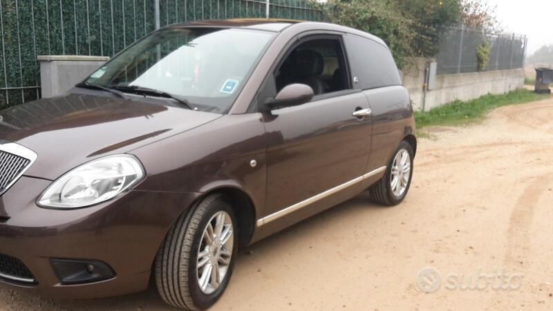 Marrone Usata 2009 Lancia Ypsilon Platinum Due volumi | 3500 € (Buon prezzo) - Immagine 1/4