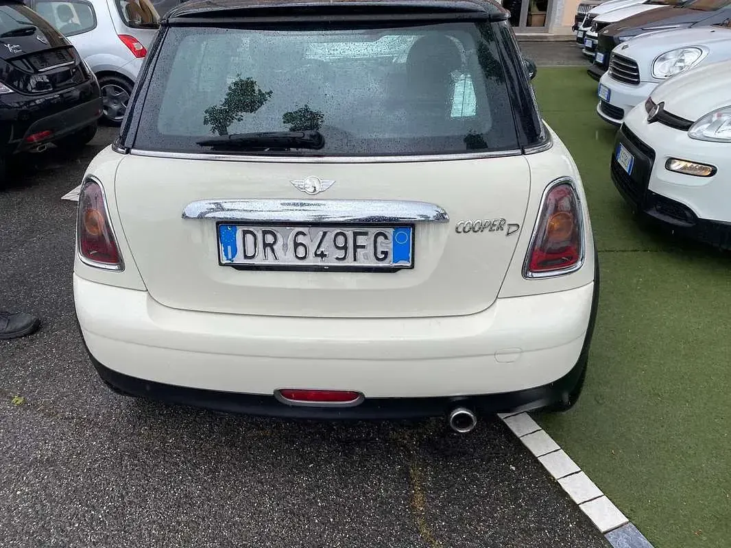 Usata Mini Cooper D 109 CV (80 kW) 2008 Beige Utilitaria