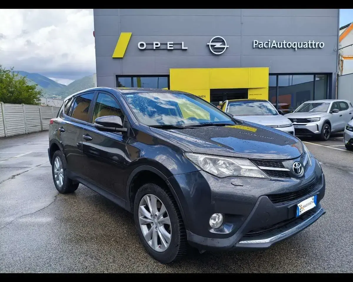 Usata Toyota RAV4 Lounge 150 CV (110 kW) 2014 Grigio SUV