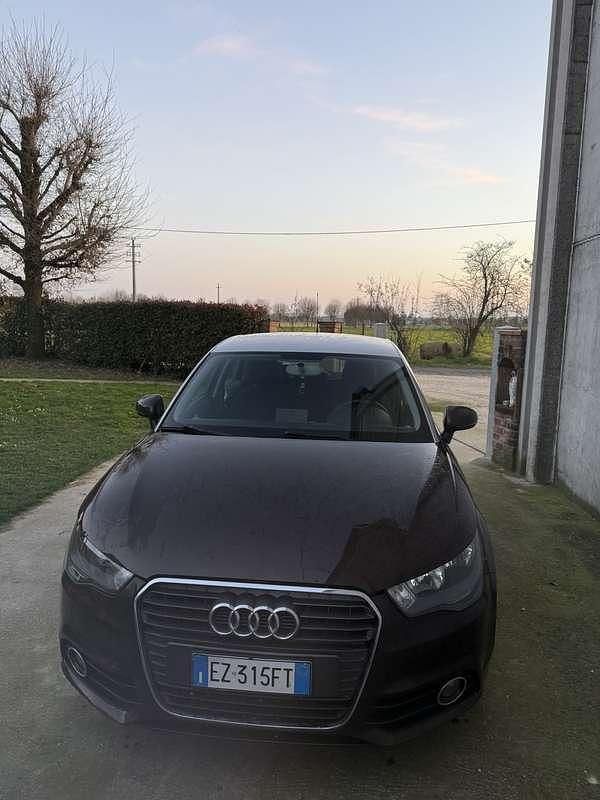 Usata Audi A1 Sportback Ambition 90 CV (66 kW) 2014 Marrone Utilitaria