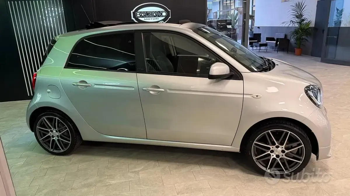 Usata Smart ForFour Brabus 109 CV (80 kW) 2017 Grigio Utilitaria