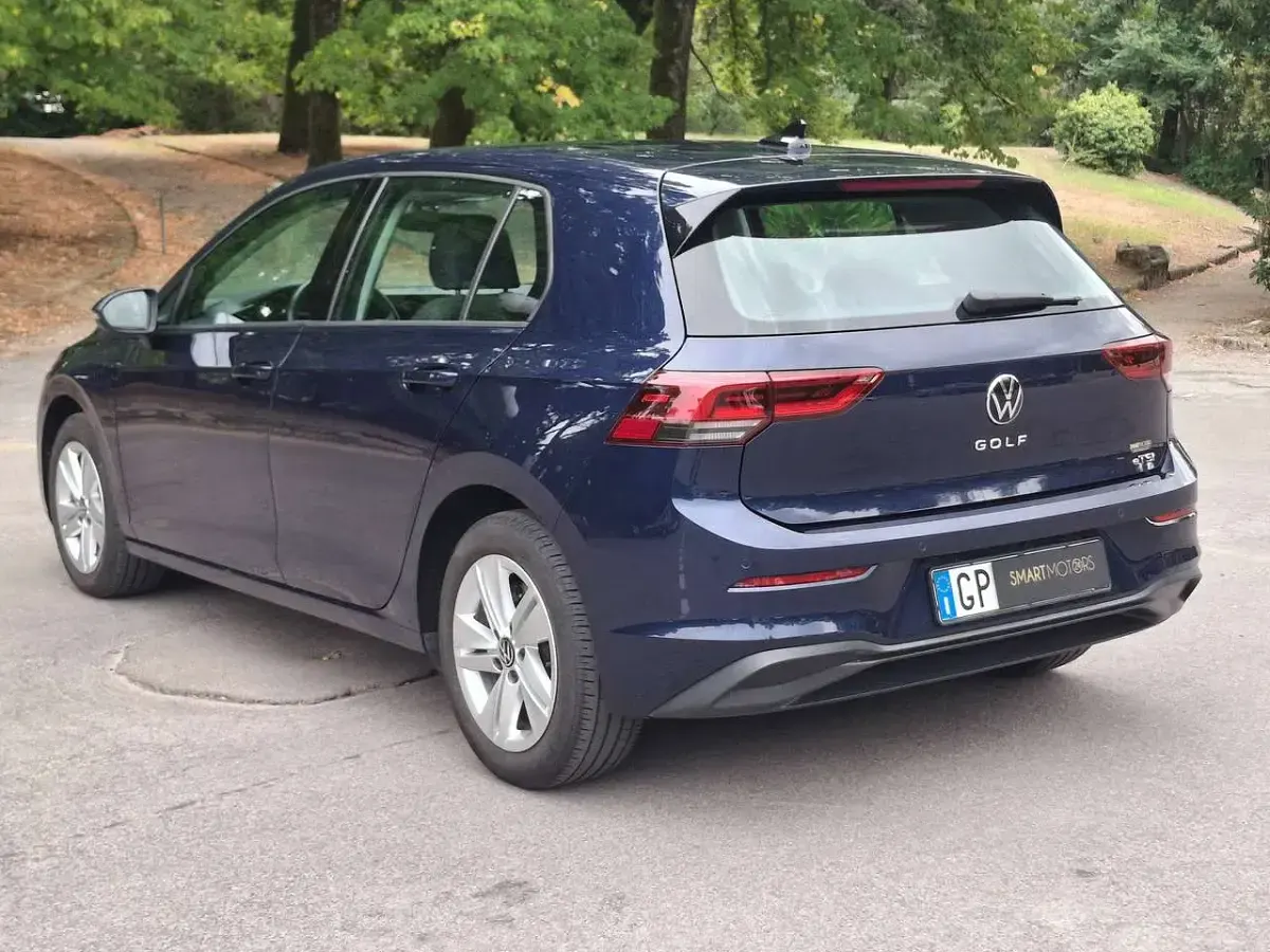 Usata VW Golf VIII 131 CV (96 kW) 2023 Blu/azzurro Berlina