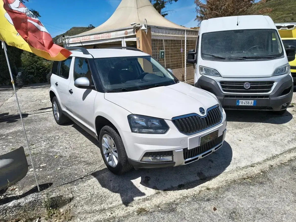 Usata Skoda Yeti Easy 110 CV (80 kW) 2015 Bianco SUV
