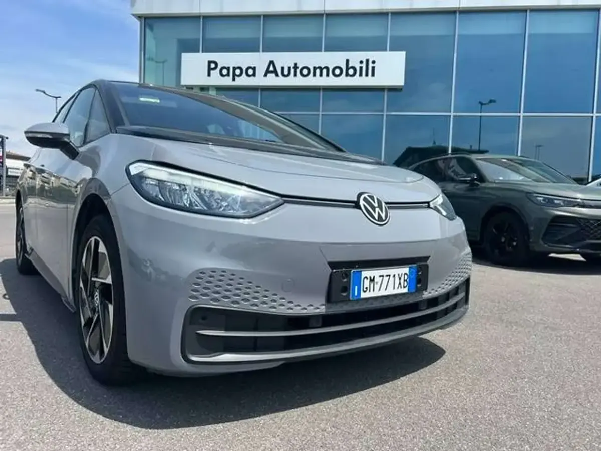 Usata VW ID.3 Pro Performance 150 kW (204 CV) 2023 Moonstone grey Utilitaria