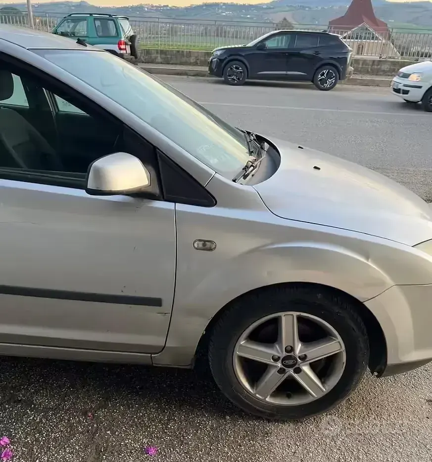 Usata Ford Focus 90 CV (66 kW) 2006 Grigio Berlina