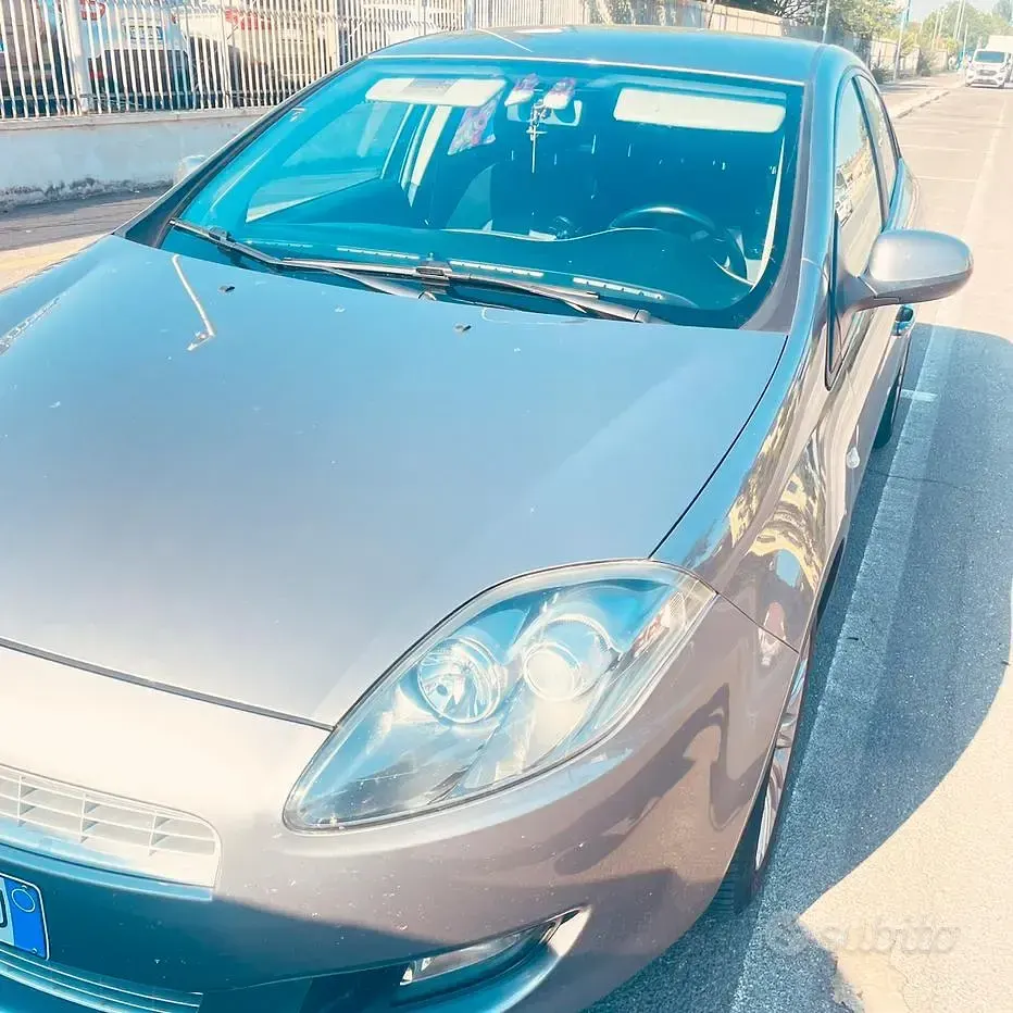 Usata Fiat Bravo 90 CV (66 kW) 2010 Marrone Utilitaria