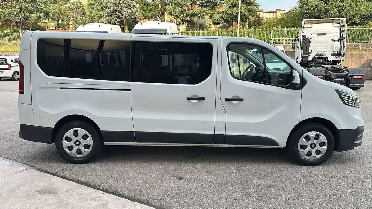 Usata Renault Trafic 110 CV (80 kW) 2024 Bianco Monovolume
