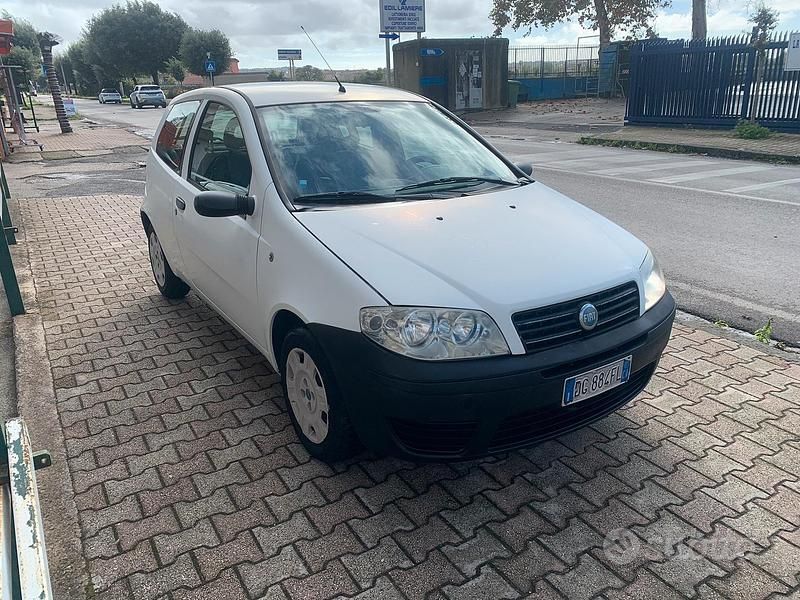 Usata Fiat Punto 70 CV (51 kW) 2007 Berlina