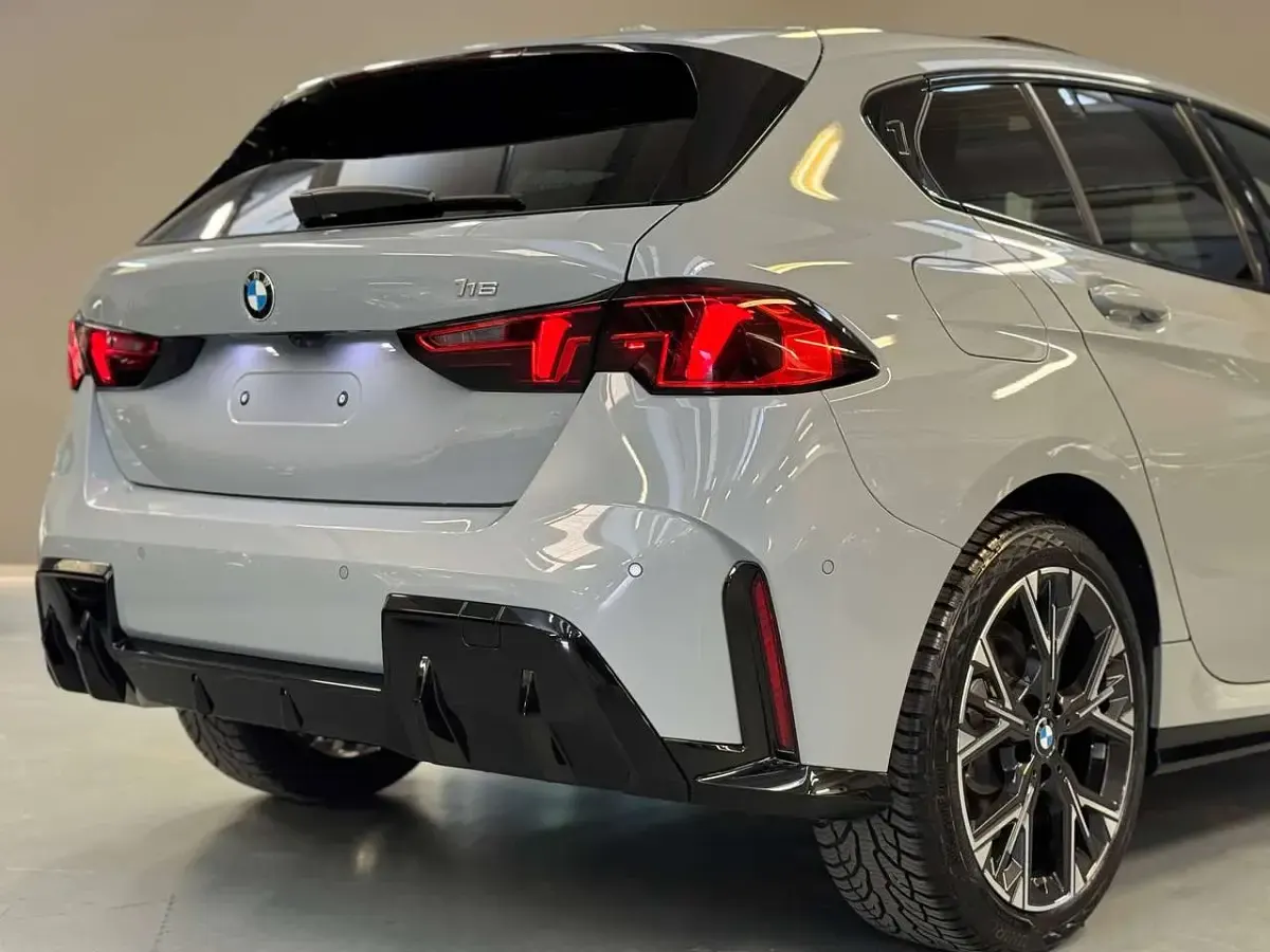 Usata BMW 116 M Sport 122 CV (89 kW) 2025 Brooklin grey Utilitaria