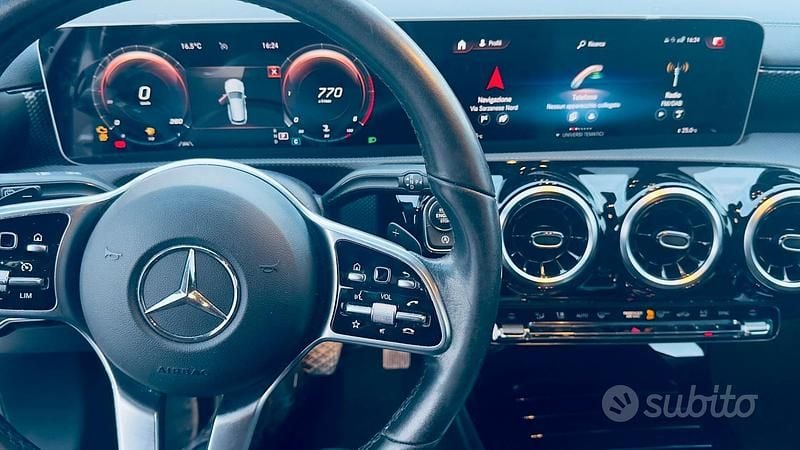 Usata Mercedes CLA200 Shooting Brake Business 150 CV (110 kW) 2021 Grigio Station wagon