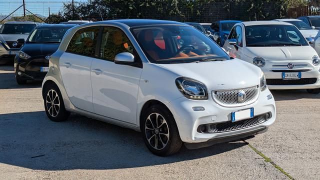 Usata Smart ForFour 71 CV (52 kW) 2015 Bianco Utilitaria