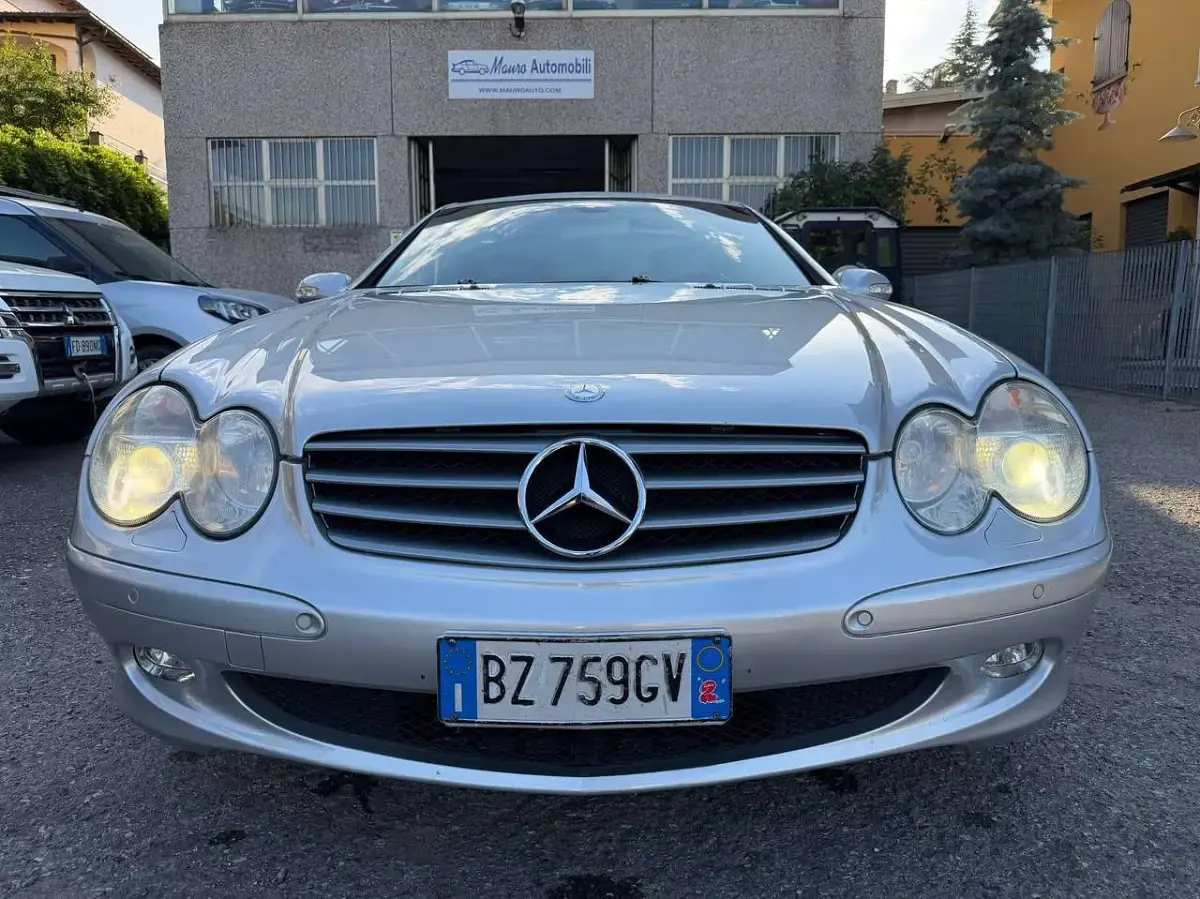 Usata Mercedes SL500 306 CV (225 kW) 2002 Argento Cabrio
