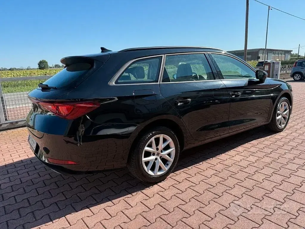 Usata Seat Leon Style 116 CV (85 kW) 2023 Nero Station wagon