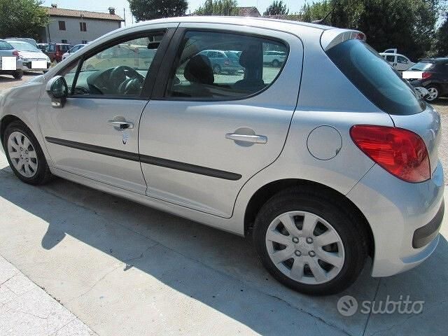 Usata Peugeot 207 75 CV (55 kW) 2009 Grigio Berlina