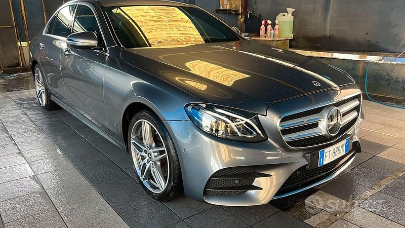 Usata Mercedes E220 Avantgarde 170 CV (125 kW) 2019 Grigio Berlina