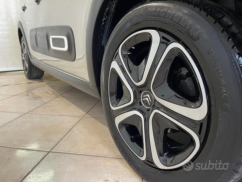 Usata Citroën C3 Shine 83 CV (61 kW) 2022 Beige Berlina