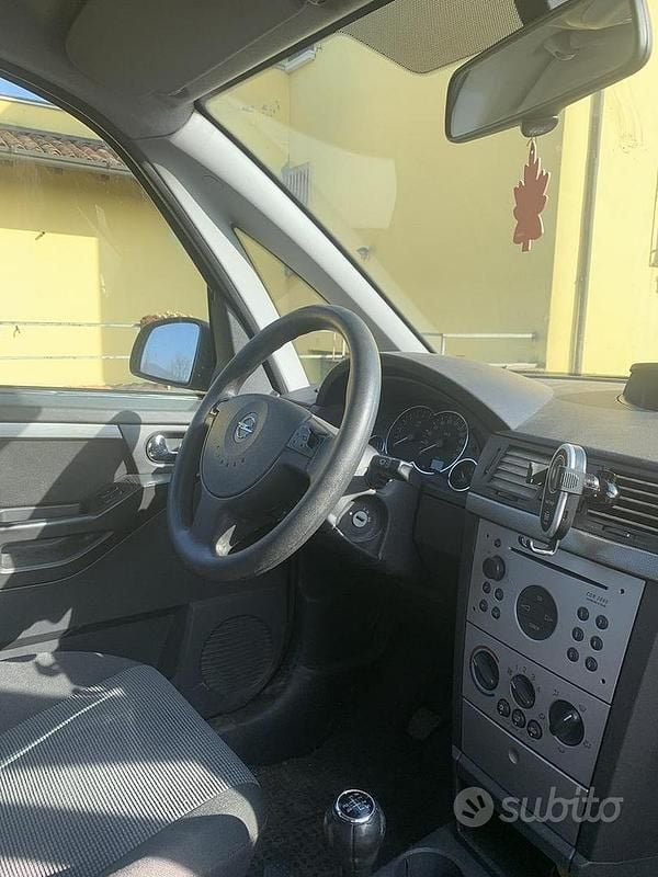 Usata Opel Meriva 101 CV (74 kW) 2004 Grigio Monovolume