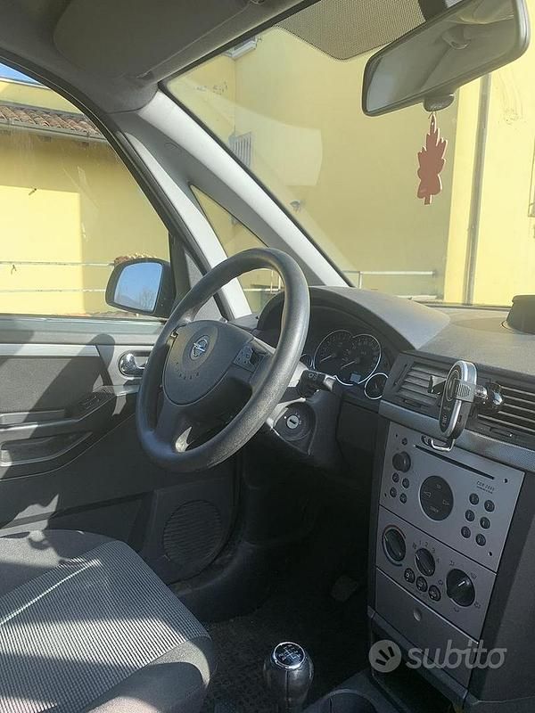 Usata Opel Meriva 2004 Grigio Monovolume