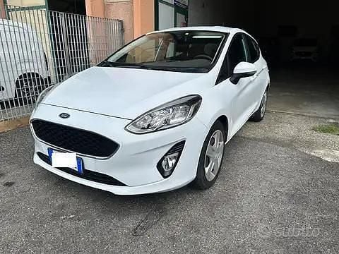 Usata Ford Fiesta 75 CV (55 kW) 2017 Bianco Utilitaria