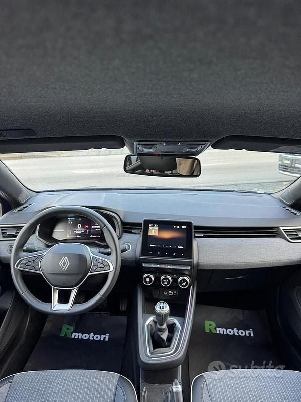 Usata Renault Clio V Techno 91 CV (66 kW) 2025 Blu Berlina