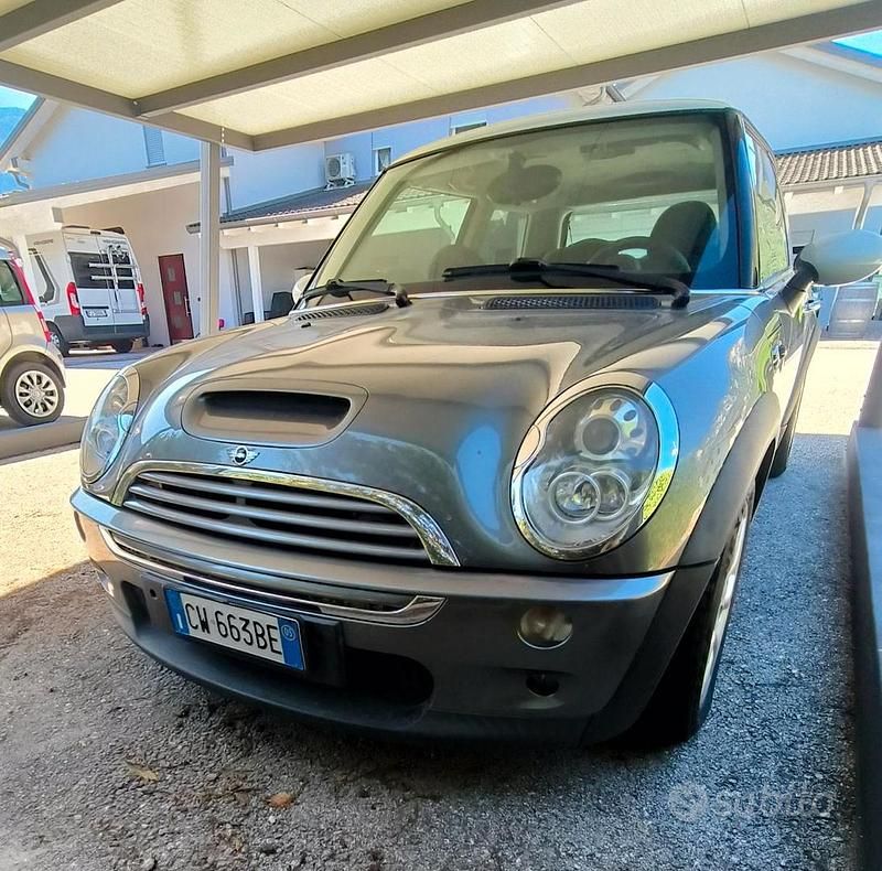 Usata Mini Cooper S 170 CV (125 kW) 2005 Grigio Utilitaria