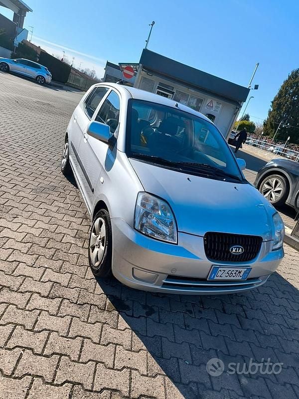 Usata Kia Picanto LX 65 CV (47 kW) 2006 Grigio Utilitaria