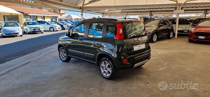 Usata Fiat Panda 4x4 Lounge 75 CV (55 kW) 2013 Verde Utilitaria