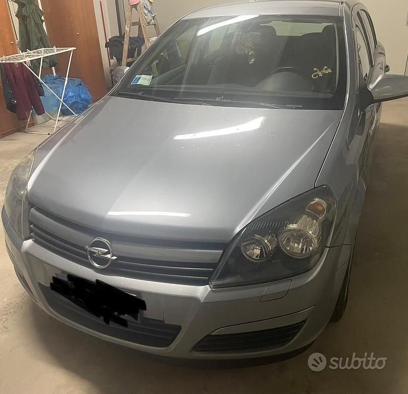 Usata Opel Astra 2004 Grigio Berlina