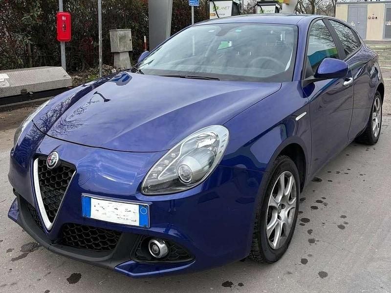 Usata Alfa Romeo Giulietta Business 120 CV (88 kW) 2019 Blu/azzurro Utilitaria