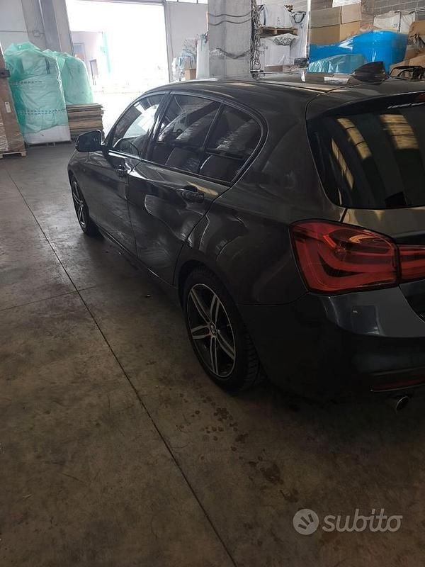 Usata BMW 118 150 CV (110 kW) 2016 Grigio Utilitaria