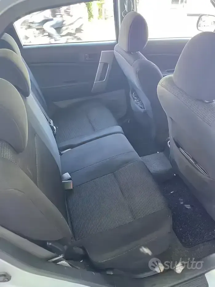Usata Daihatsu Terios 105 CV (77 kW) 2007 Grigio SUV
