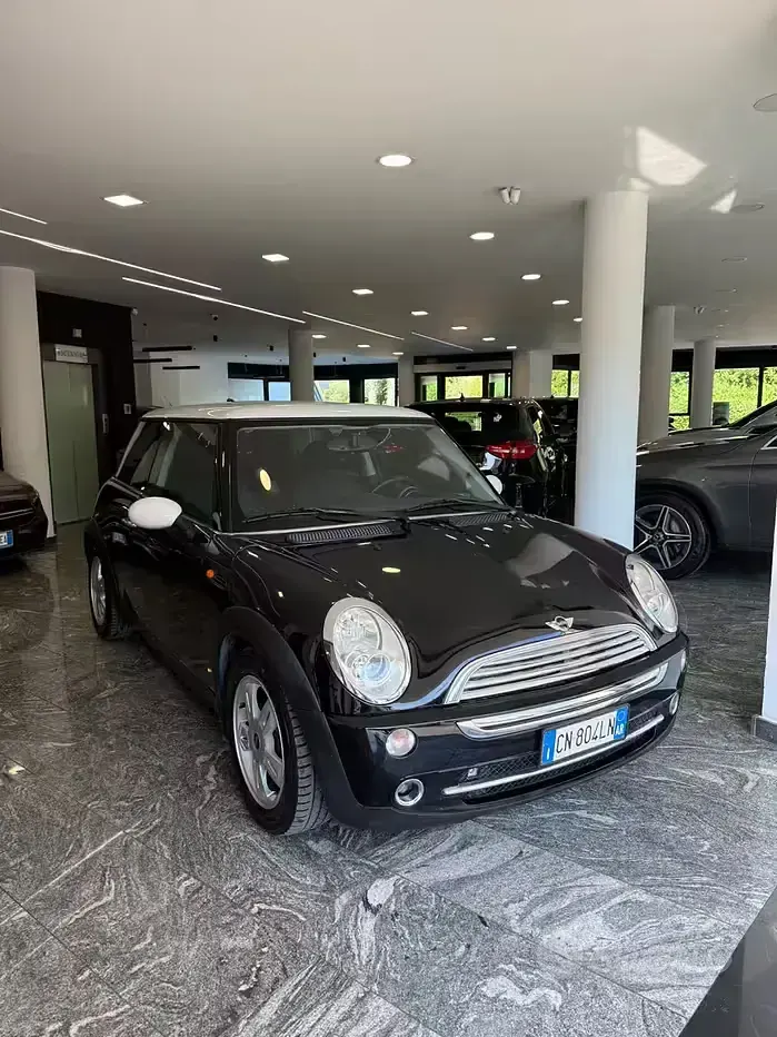 Usata Mini ONE 90 CV (66 kW) 2004 Nero Utilitaria