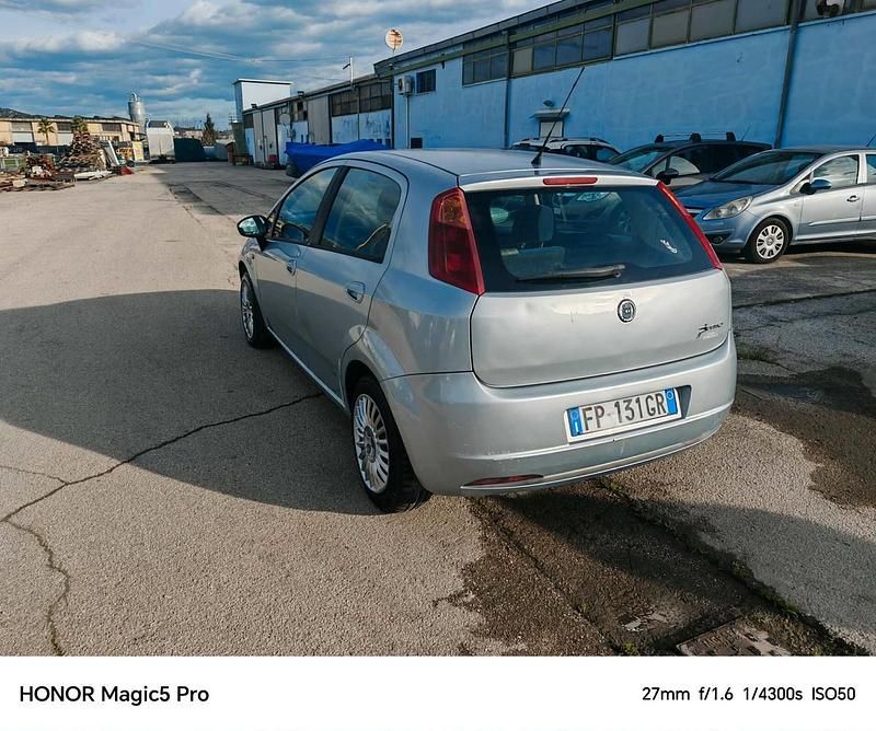 Usata Fiat Grande Punto Active 75 CV (55 kW) 2008 Grigio Utilitaria