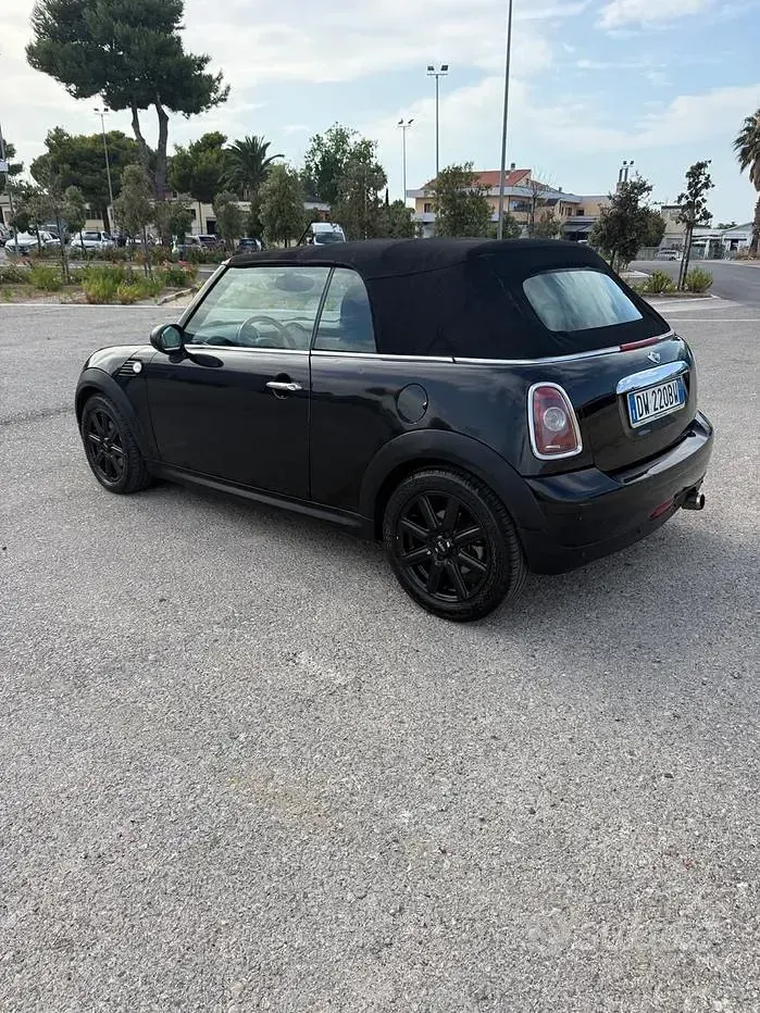 Usata Mini Cooper Cabriolet 120 CV (88 kW) 2009 Nero Cabrio
