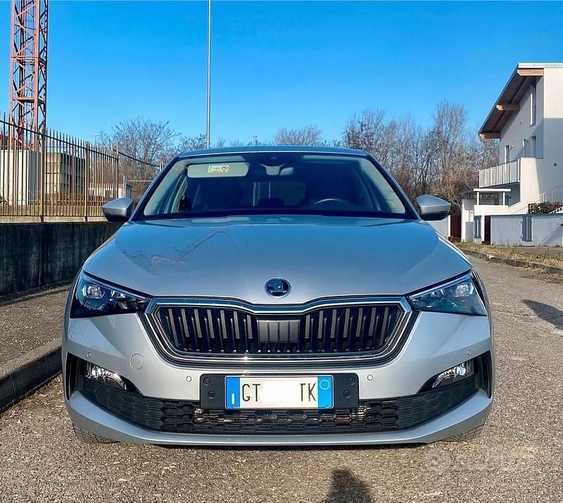 Grigio Usata 2020 Skoda Scala Style Utilitaria | 16.000 € (Cara) - Immagine 1/4