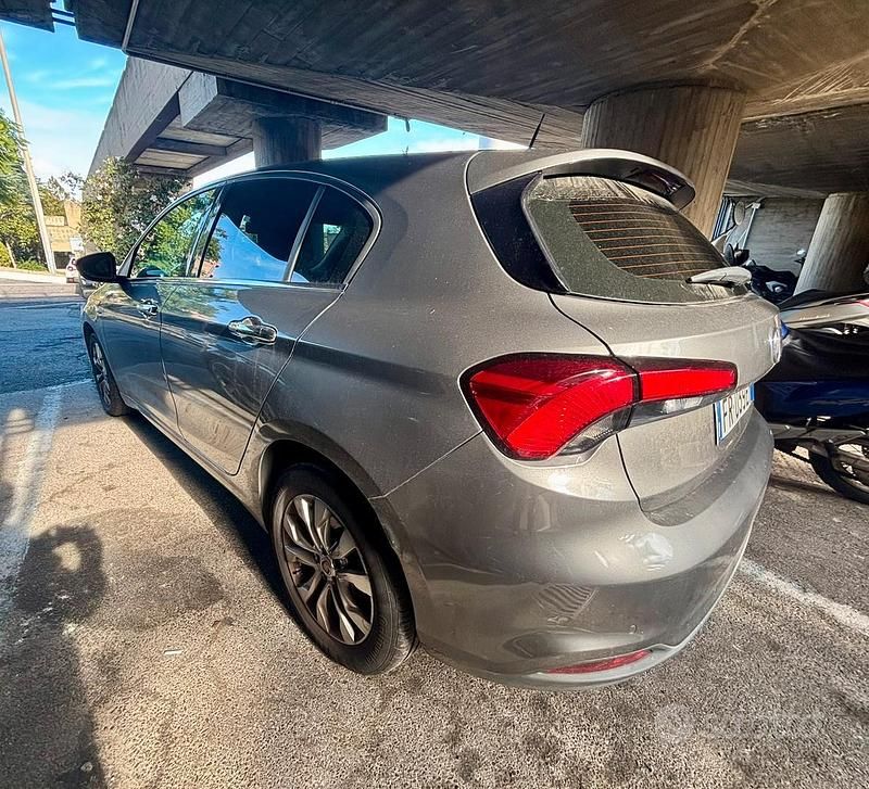 Usata Fiat Tipo 120 CV (88 kW) 2018 Grigio Berlina
