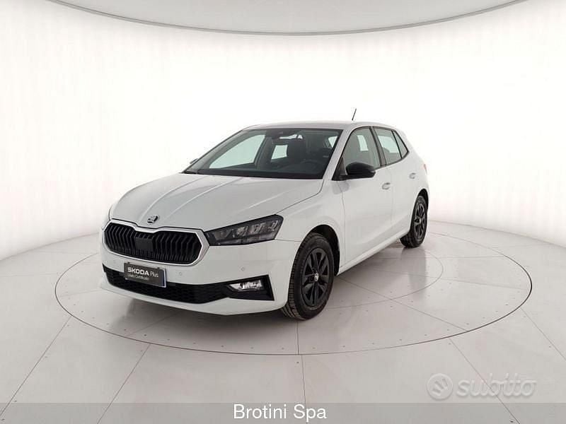 Usata Skoda Fabia 80 CV (58 kW) 2024 Bianco metallizzato Berlina