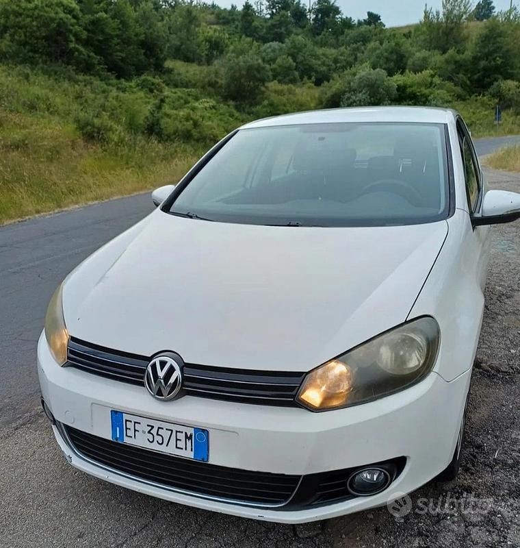 Bianco Usata 2010 VW Golf VI Highline Tre volumi | 5300 € (Buon prezzo) - Immagine 1/4