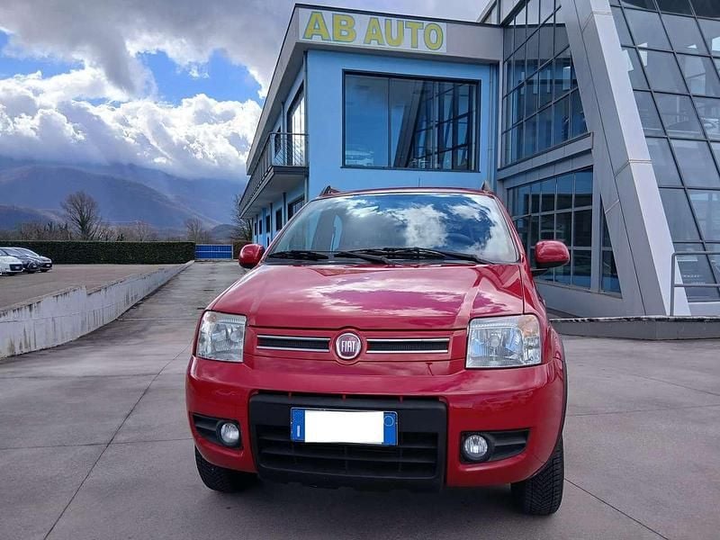 Usata Fiat Panda 4x4 Climbing 60 CV (44 kW) 2010 Rosso Utilitaria