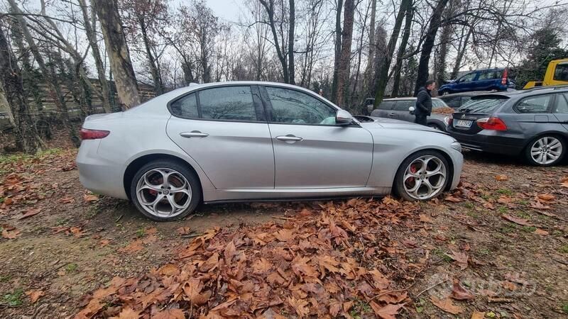 Usata 2018 Alfa Romeo Giulia Tre volumi | 10.000 € - Immagine 1/4