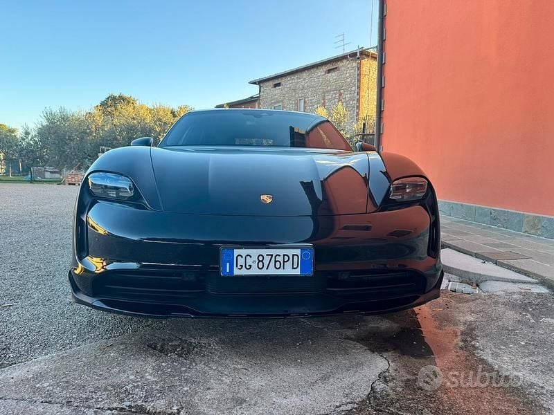 Usata Porsche Taycan 319 kW (435 CV) 2022 Nero Station wagon