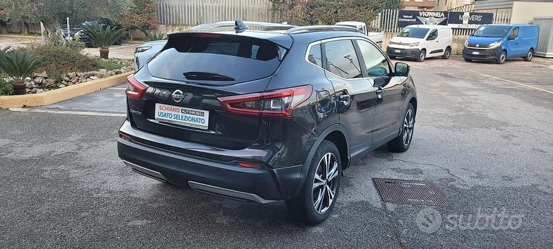 Usata Nissan Qashqai N-Connecta 115 CV (84 kW) 2018 Nero SUV