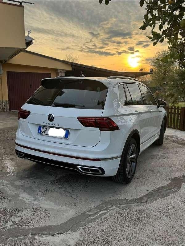 Usata VW Tiguan R-line 150 CV (110 kW) 2023 Bianco SUV
