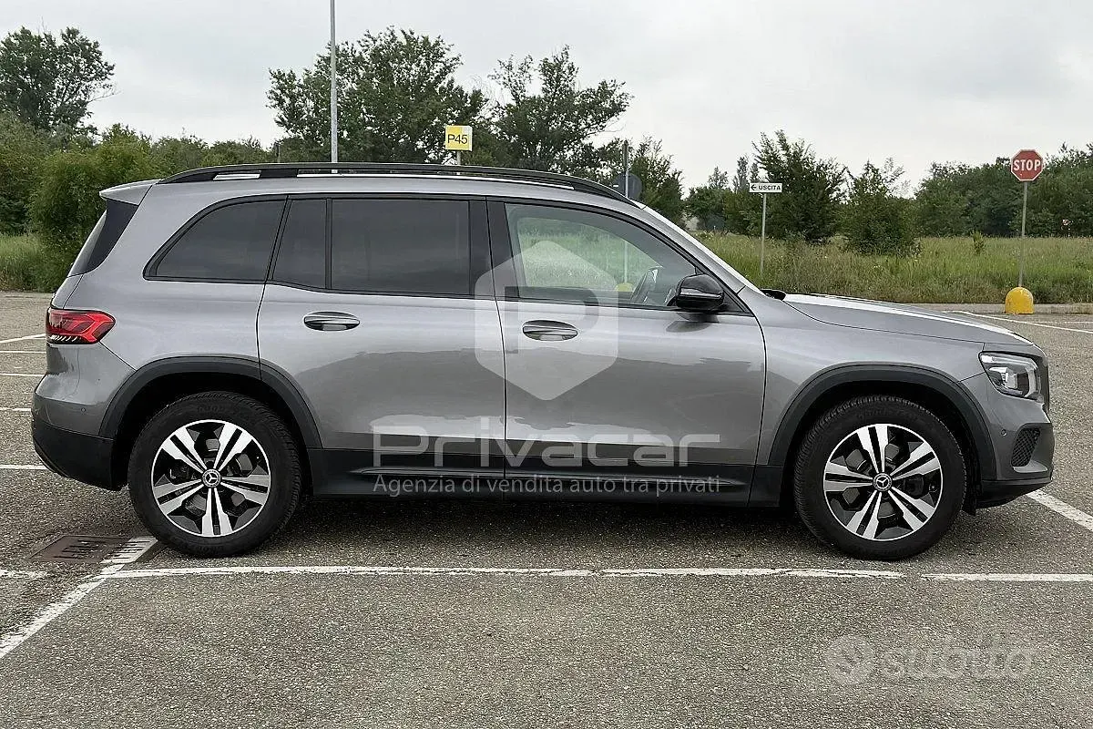 Usata Mercedes GLB200 150 CV (110 kW) 2022 Grigio SUV