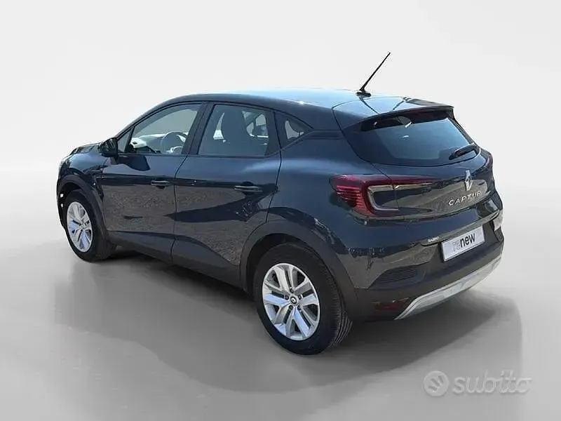 Usata Renault Captur Equilibre 101 CV (74 kW) 2023 Blu/azzurro SUV